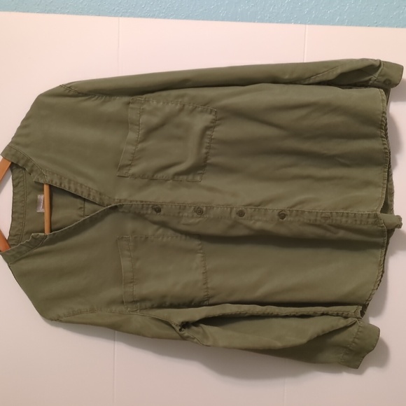 Chico's Olive Green Tencel Roller Tab Sleeves Boho Women's Button-Up Top Sz 16 - Picture 2 of 6